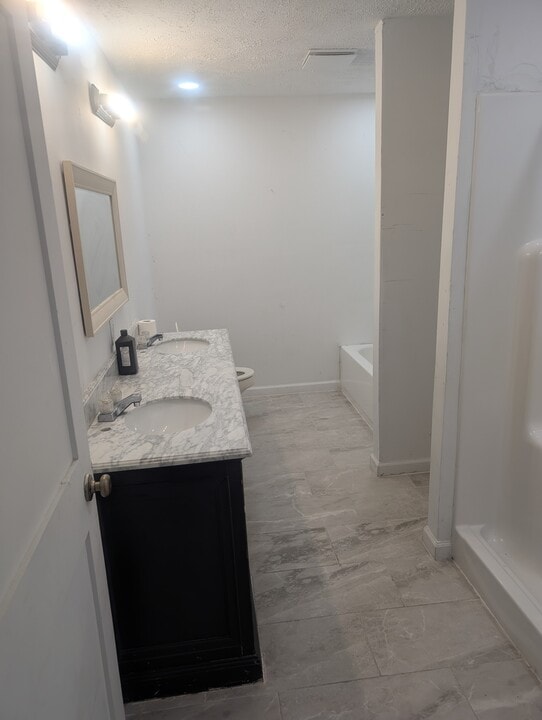 1680 E Whisnand Rd, Unit #7 in Bloomington, IN - Building Photo