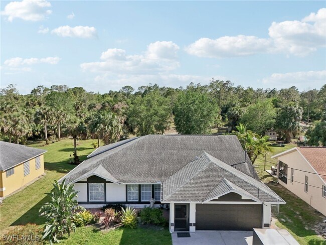 1570 Golden Gate Blvd W in Naples, FL - Building Photo - Building Photo