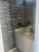 8031 NW 8th St in Miami, FL - Building Photo - Building Photo