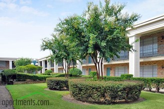 Lantern Village in Houston, TX - Foto de edificio - Building Photo