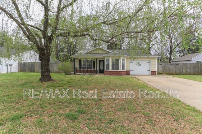 3235 W Wildflower St in Fayetteville, AR - Building Photo - Building Photo