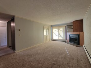 3850 Plymouth Blvd, Unit 123 in Minneapolis, MN - Building Photo - Building Photo