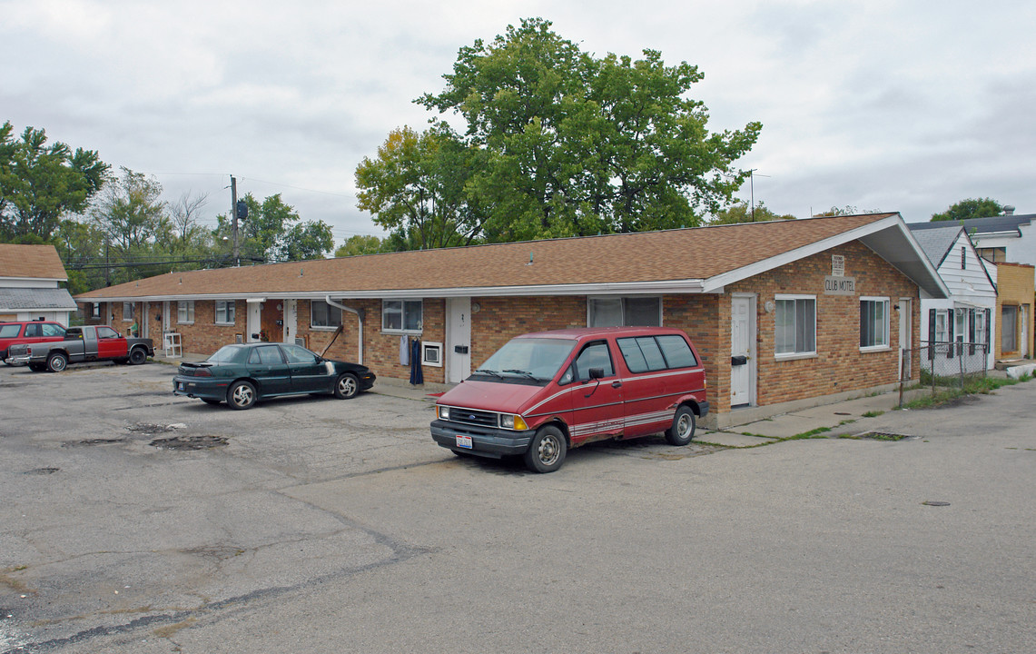 5487 W 3rd St in Dayton, OH - Building Photo