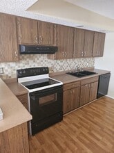 1006 Kara Dr in Champaign, IL - Foto de edificio - Building Photo