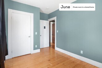 Private bedroom in 4 bed/2 bath Home in Boston, MA - Building Photo - Building Photo
