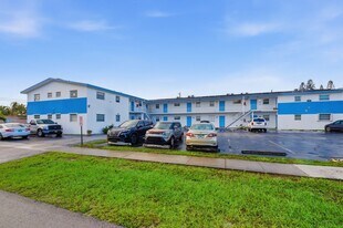 410 W Palm St in Lantana, FL - Building Photo