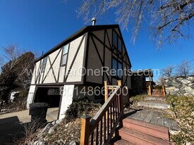 1068 S 200 E in Farmington, UT - Building Photo