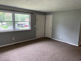 4988 Dee Mar Ave SW in Navarre, OH - Building Photo