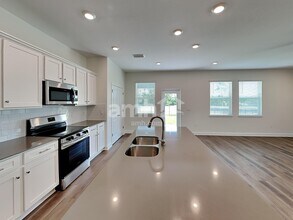 1060 Grafton Ridge Dr in Eustis, FL - Building Photo - Building Photo