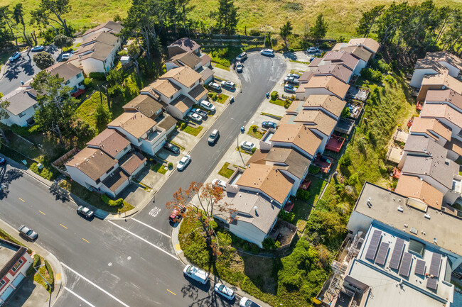 West Ridge in Daly City, CA - Building Photo - Building Photo