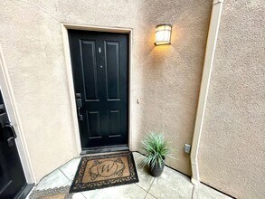 20402 Santa Ana Ave in Newport Beach, CA - Building Photo - Building Photo