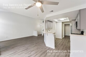 2326 Aspen St in Tustin, CA - Foto de edificio - Building Photo