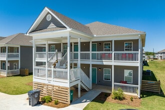 Club Villa Cottages in Kathleen, GA - Building Photo - Building Photo