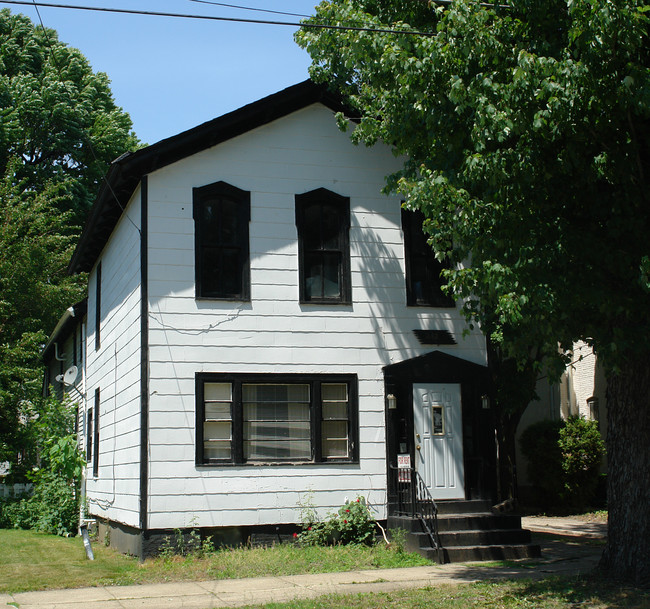 342 W 10th St in Erie, PA - Building Photo - Building Photo