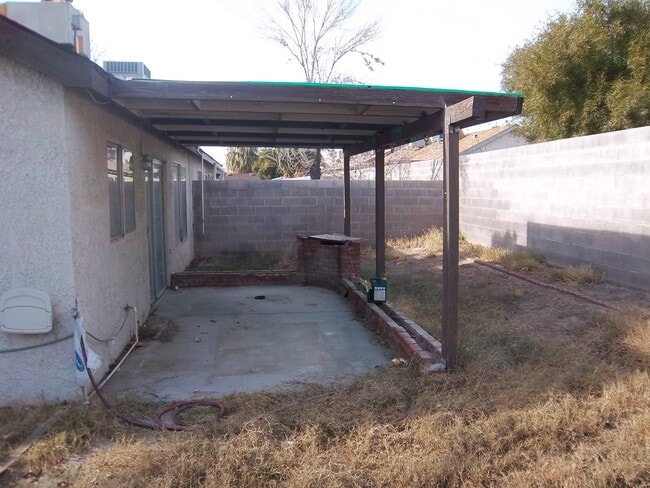 property at 1852 Winterwood Blvd
