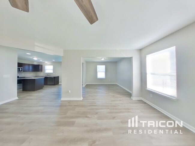 8132 Grove Berry Way in Indianapolis, IN - Building Photo - Building Photo