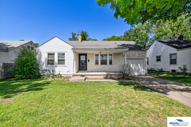 property at 539 S Elpyco Ave