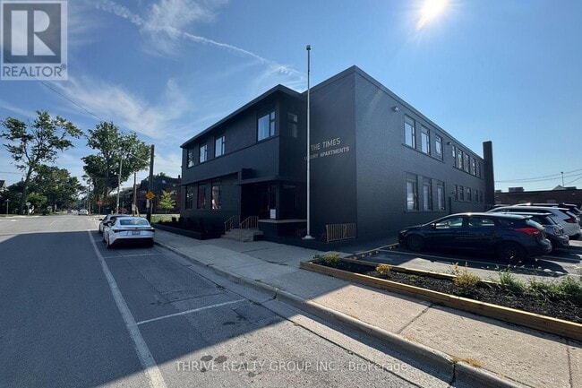 16 Hincks St in St Thomas, ON - Building Photo - Building Photo