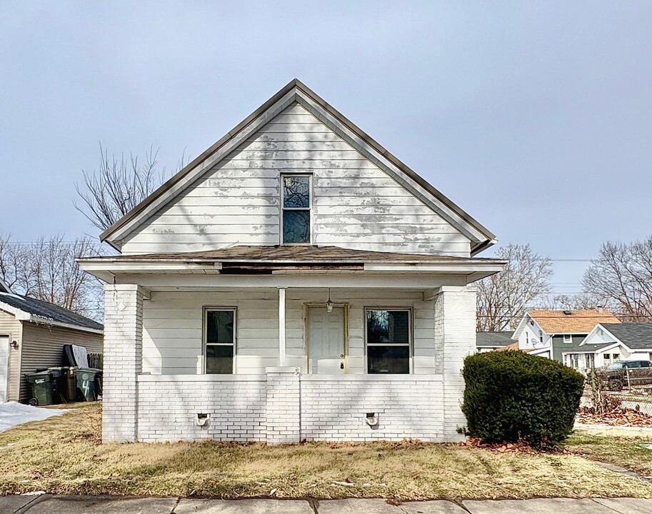 1301 W Indiana Ave in South Bend, IN - Building Photo