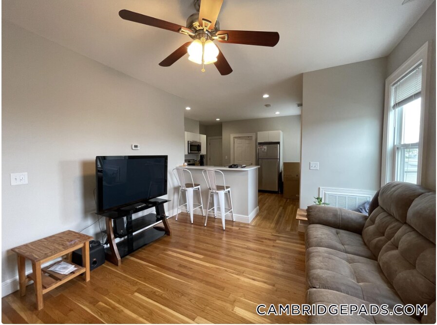 167 Hampshire St in Cambridge, MA - Building Photo