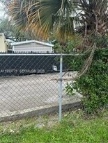 17051 NE 23rd Ave in North Miami Beach, FL - Building Photo