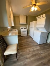 203 Cirus St in Franklin, LA - Foto de edificio - Building Photo