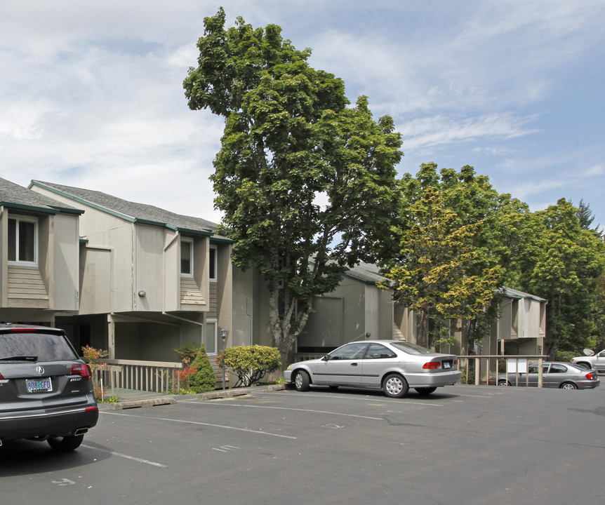 Fairmount Park Apartments in Salem, OR - Building Photo