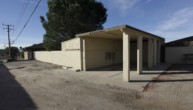 15757 Tuscola Rd in Apple Valley, CA - Building Photo - Building Photo