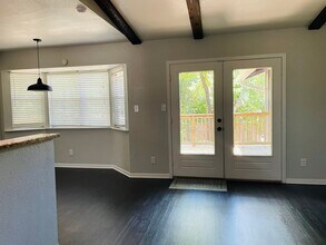 6717 Tulsa Cove in Austin, TX - Foto de edificio - Building Photo