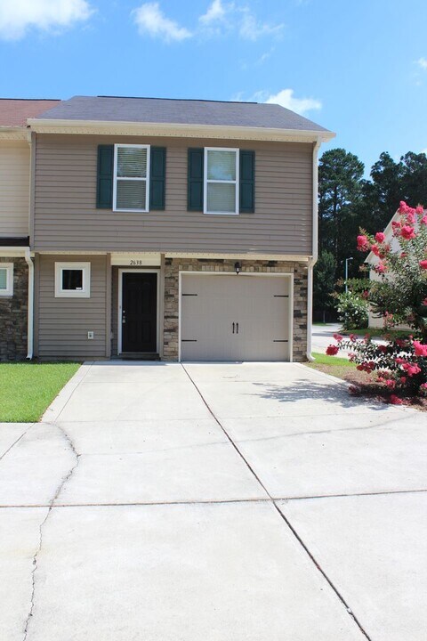 2638 Middle Br Bnd in Fayetteville, NC - Foto de edificio