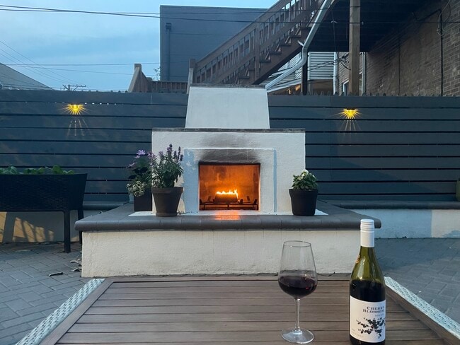 814 N Fairfield Ave, Unit 2 in Chicago, IL - Foto de edificio - Building Photo