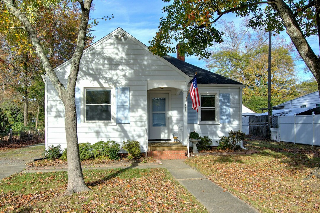 110 E Union St in Sandston, VA - Building Photo