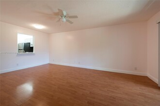 10571 Royal Palm Blvd, Unit ROYAL PALM in Coral Springs, FL - Building Photo - Building Photo