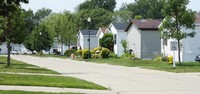 Silver Springs in Clinton Township, MI - Foto de edificio - Building Photo