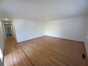 94-98 Amherst Ave in Menlo Park, CA - Building Photo - Building Photo