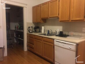 215 St Paul St, Unit 2 in Brookline, MA - Building Photo - Building Photo