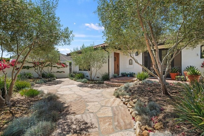 property at 3035 Samarkand Dr