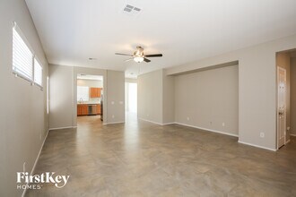 8900 Magnolia Point Ct in Las Vegas, NV - Building Photo - Building Photo