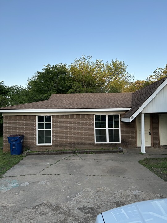 1109 Tancred St in Fort Smith, AR - Building Photo