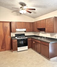 297 Nokomis Dr, Unit Nokomis in Akron, OH - Foto de edificio - Building Photo