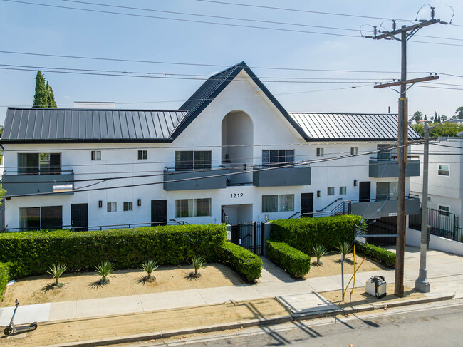 1212 N Gower St in Los Angeles, CA - Building Photo - Building Photo