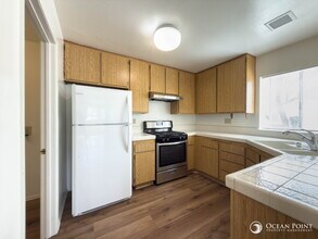 1263 Calle Bonita in Camarillo, CA - Building Photo - Building Photo