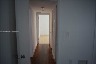 9720 W Bay Harbor Dr in Bay Harbor Islands, FL - Building Photo - Building Photo