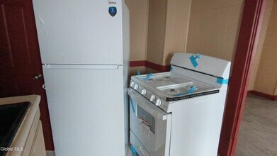 75 Park St in Gloversville, NY - Building Photo - Building Photo