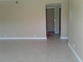 279 Chris Dr in Columbia, MO - Building Photo - Building Photo