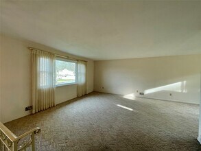 328 Chestnut Ln in Vestal, NY - Building Photo - Building Photo