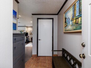44 Eagle Crest Dr in Lake Oswego, OR - Building Photo - Building Photo