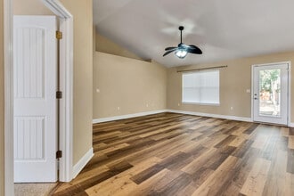 1952 Bay Pine Cir in Gulf Breeze, FL - Building Photo - Building Photo