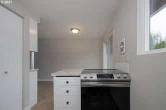 6112 NE Hazel Dell Ave in Vancouver, WA - Foto de edificio - Building Photo