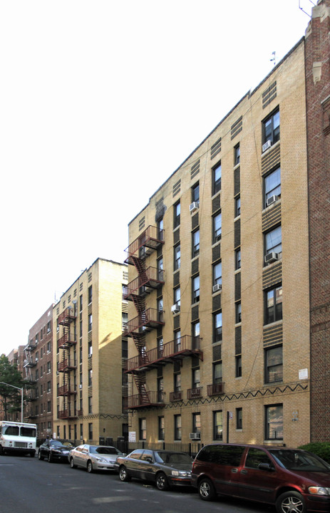 229 E 18th St in Brooklyn, NY - Building Photo